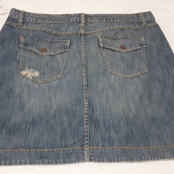 Tommy Hilfiger Size 18 Short Jean Skirt W7… - Picture 2 of 8